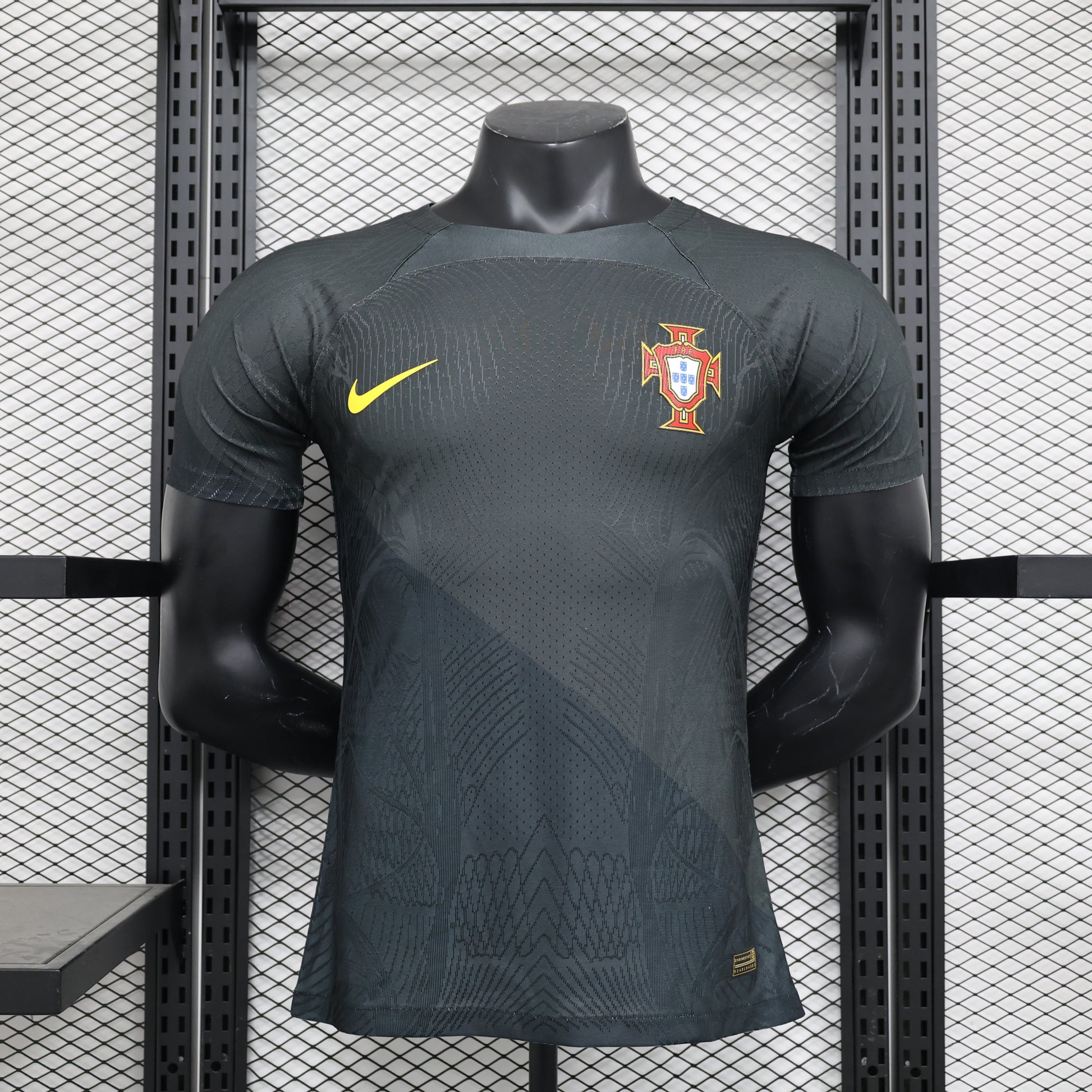 CAMISETA PORTUGAL EDICIÓN ESPECIAL 2024 VERSIÓN JUGADOR - La Casa del Fútbol