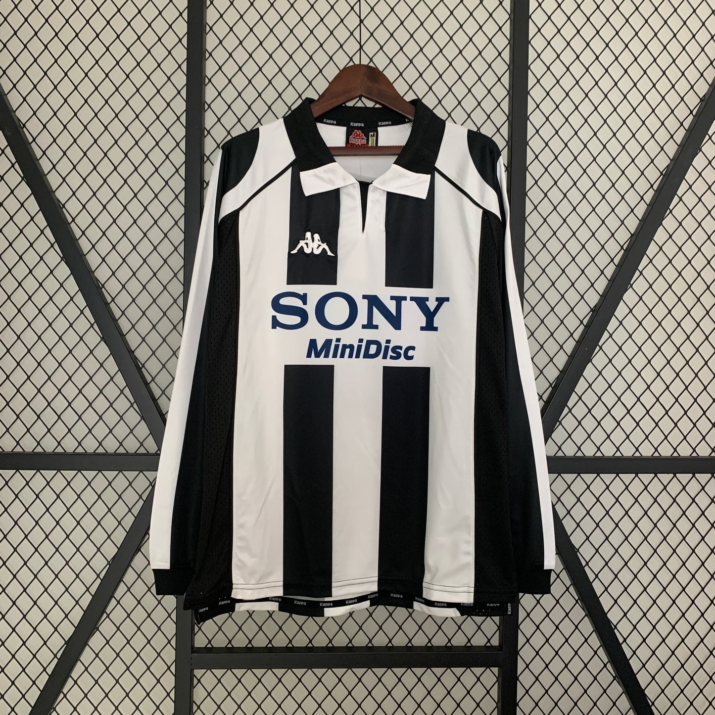 JUVENTUS RETRO HOME LONG SLEEVE SHIRT 97/98