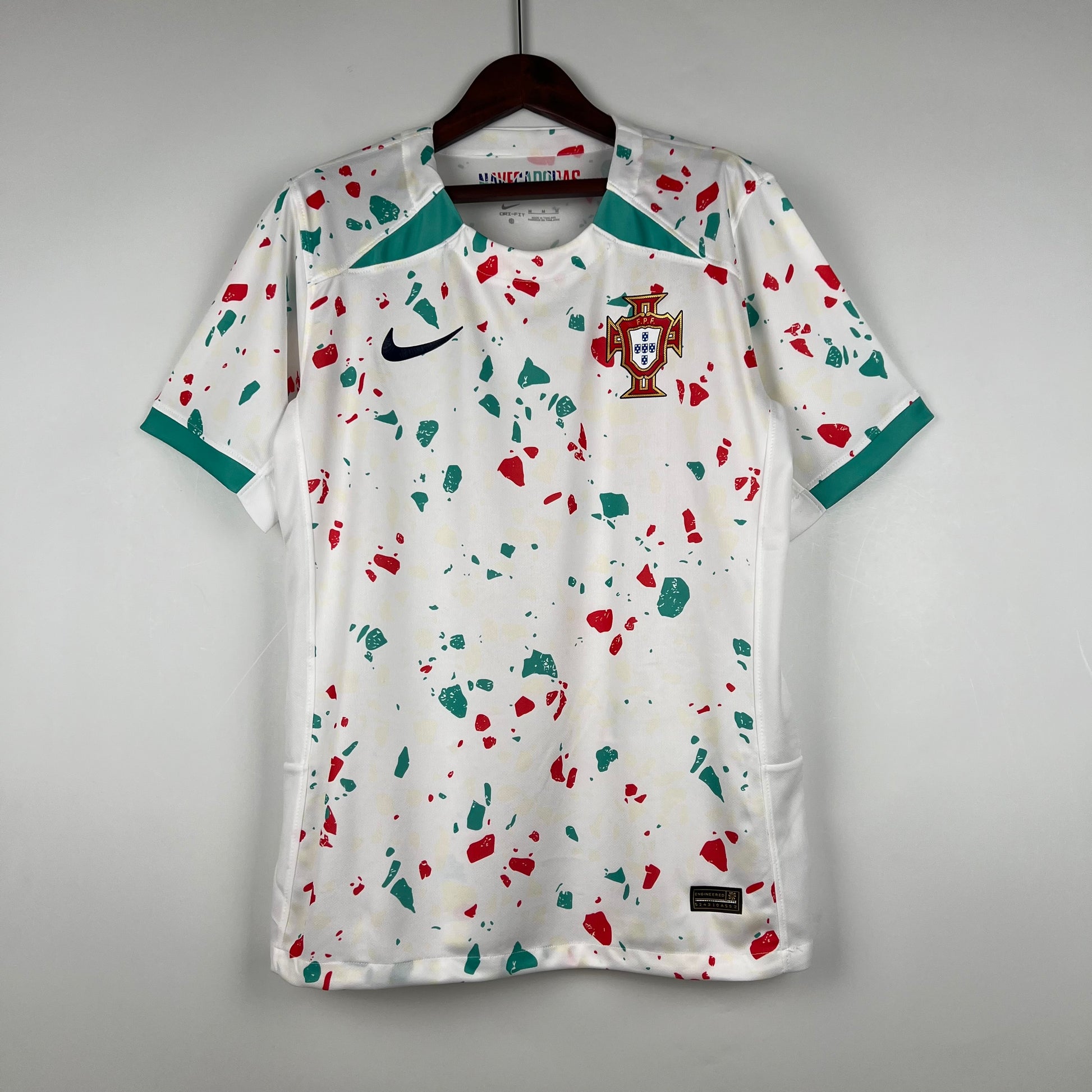 CAMISETA PORTUGAL PRE-MATCH 2023 - La Casa del Fútbol