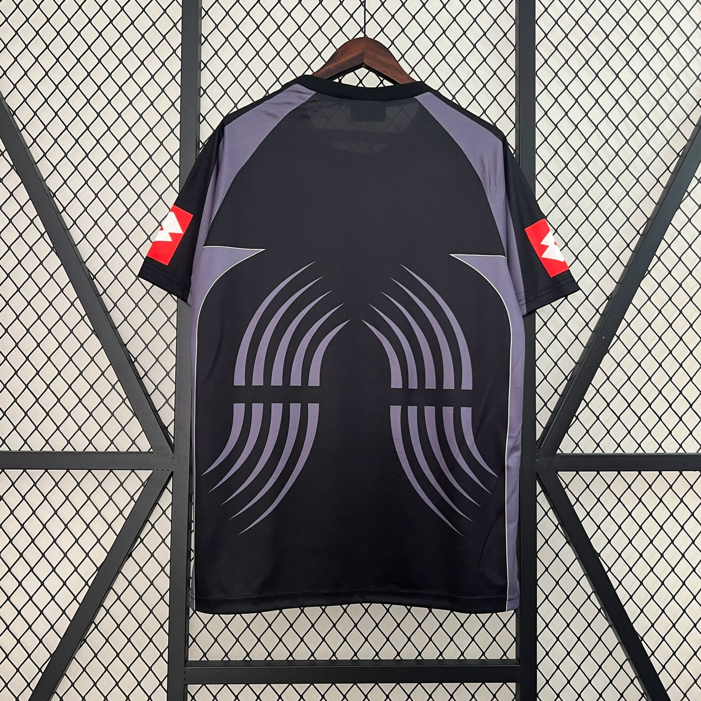 JUVENTUS GOALKEEPER BLACK RETRO SHIRT 01/02