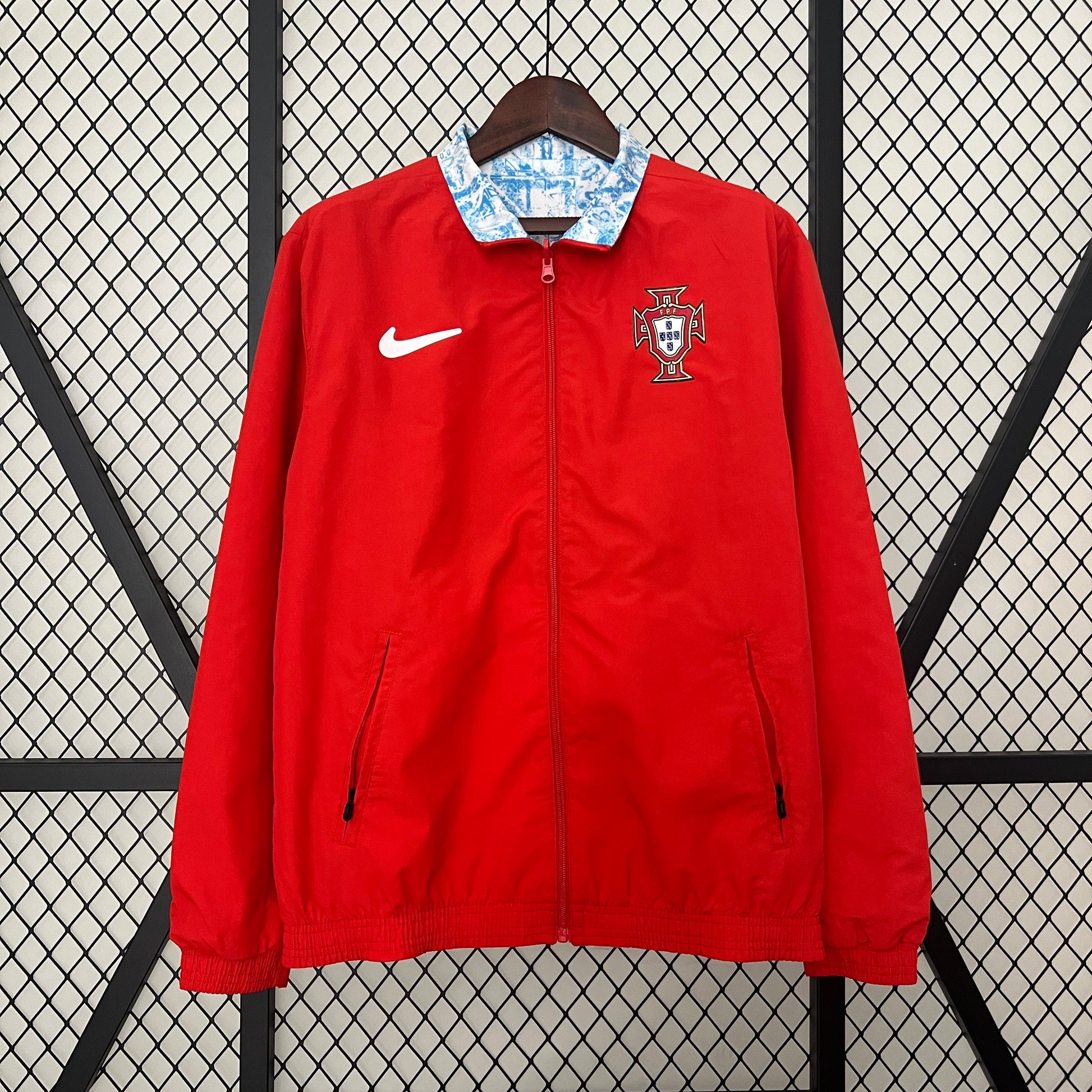 CHAQUETA REVERSIBLE PORTUGAL 2024 - La Casa del Fútbol