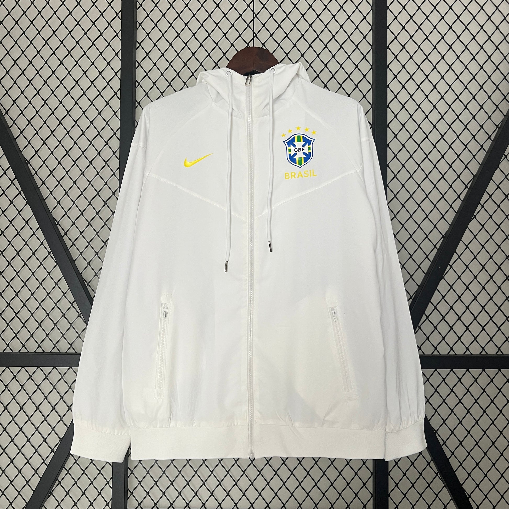 CORTAVIENTOS BLANCO BRASIL 2023 - La Casa del Fútbol