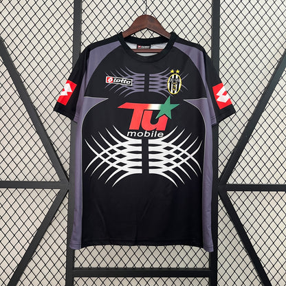 JUVENTUS GOALKEEPER BLACK RETRO SHIRT 01/02