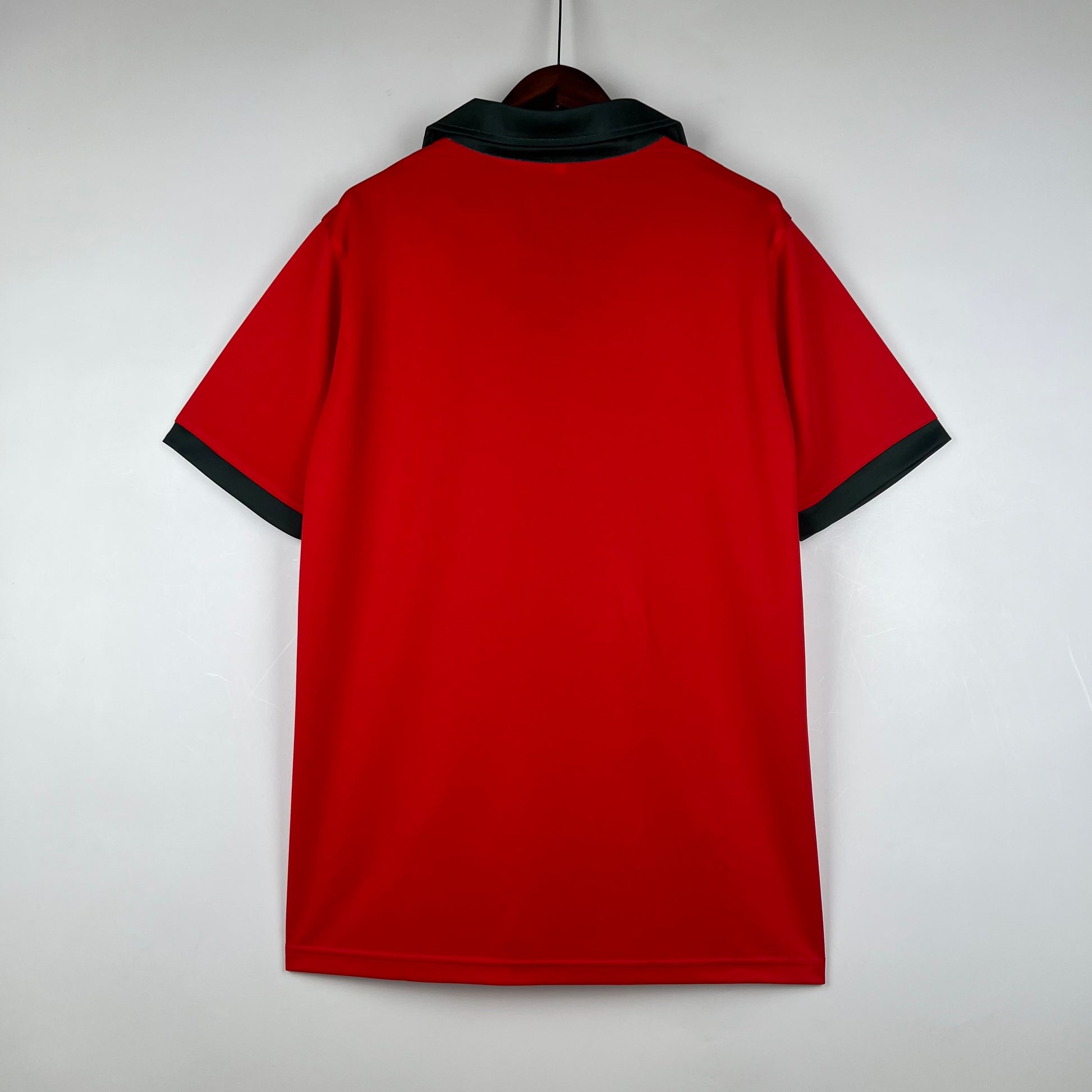 CAMISETA RETRO PORTUGAL LOCAL 1972 - La Casa del Fútbol