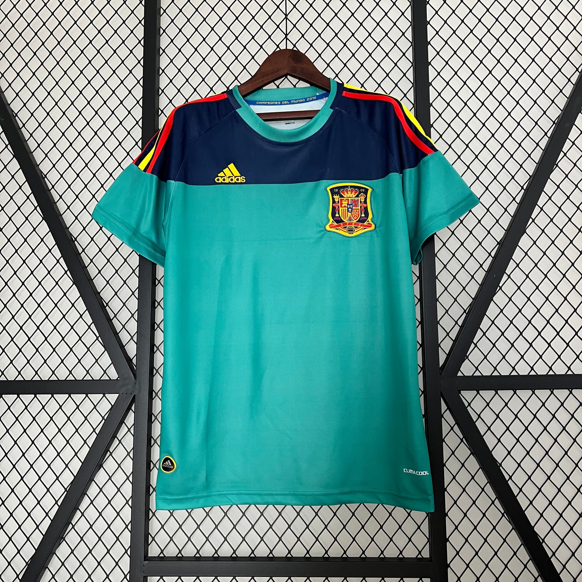 CAMISETA RETRO ESPAÑA PORTERO 2010 - La Casa del Fútbol