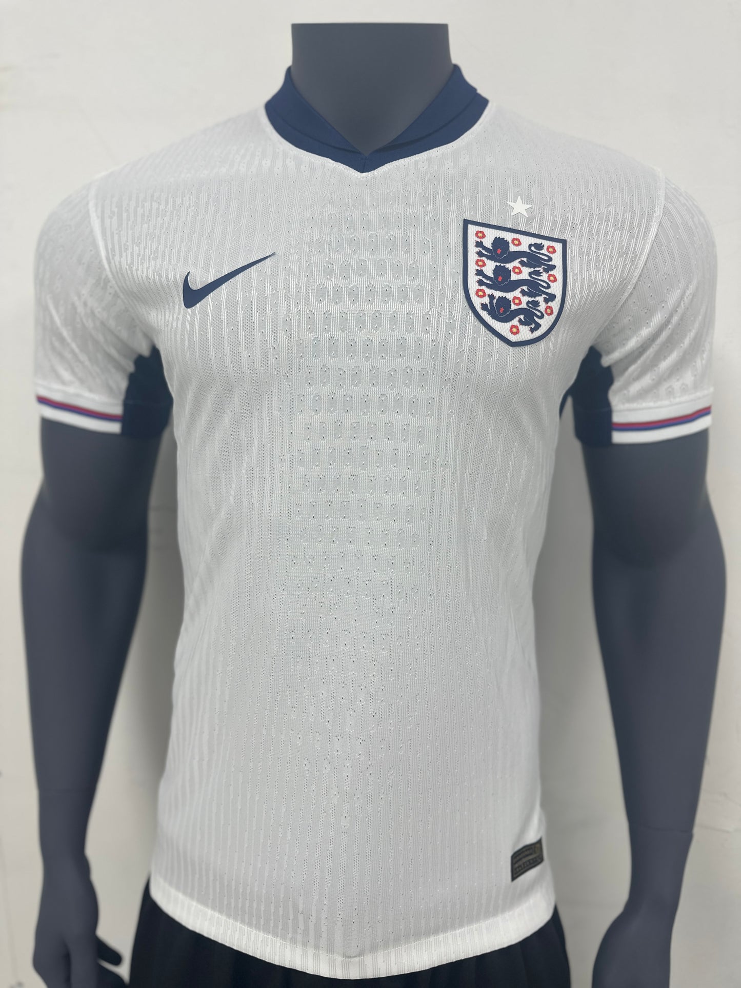 CAMISETA INGLATERRA LOCAL 2024 VERSIÓN JUGADOR - La Casa del Fútbol