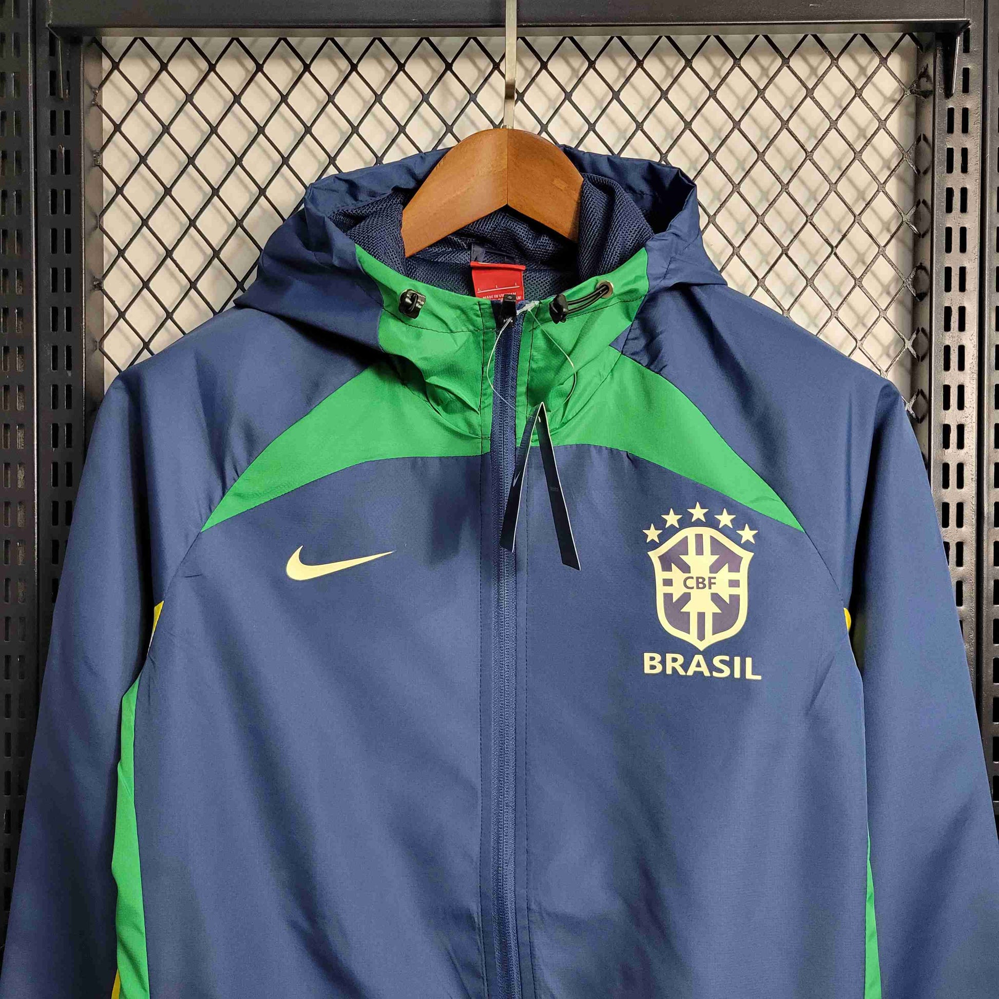 CORTAVIENTOS AZUL BRASIL 2024 - La Casa del Fútbol